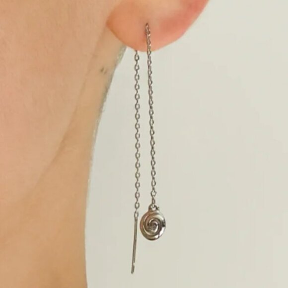 LUV AJ Sea Shell Coil Threader Earring - Silver - NWT - Picture 3 of 3